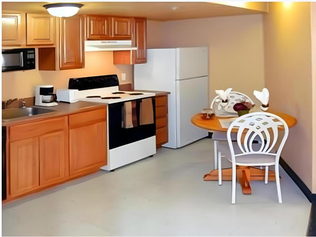 Nellis Suites At Main Gate Hotel Las Vegas Luaran gambar