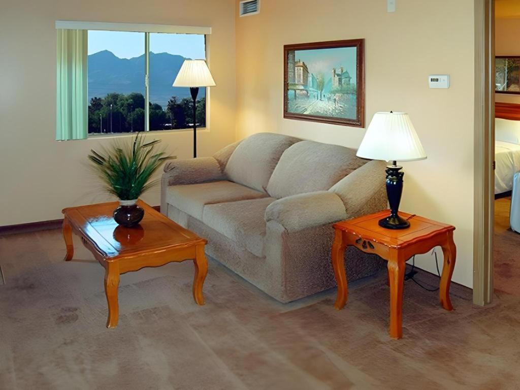Nellis Suites At Main Gate Hotel Las Vegas Luaran gambar